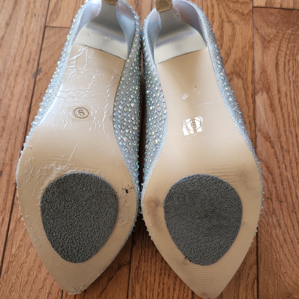 ⚪️👠 Glamorous Pointed Toe Pumps with Rhinestones 👠⚪️ - Picture 9 of 9